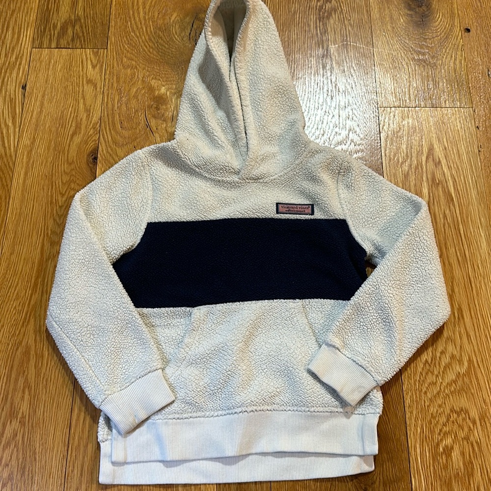 Vineyard vines hoodie